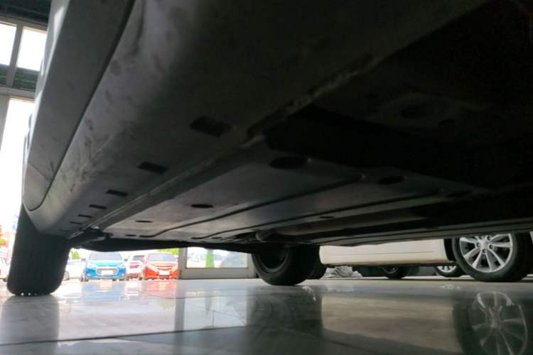 Used Roewe RX3 2021 PRO 1.6L Manual Flagship Model Right Side Sill