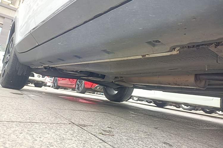 Used Roewe RX3 2021 PRO 1.6L CVT Elite Model Right Side Sill