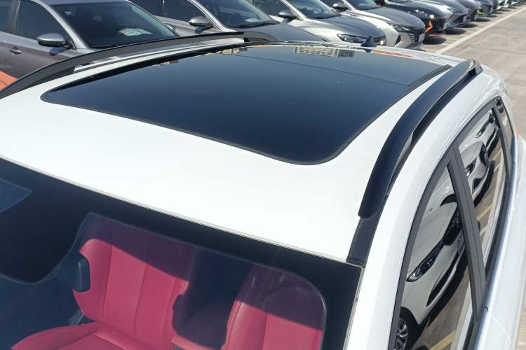 Used Roewe RX3 2021 PRO 1.6L CVT Elite Model Roof