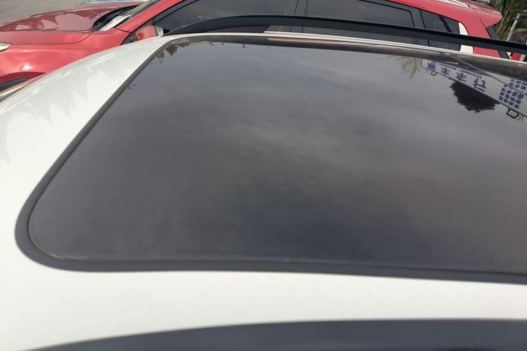 Used Roewe RX3 2021 PRO 1.6L Manual Flagship Model Roof