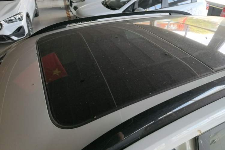 Used Roewe RX3 2021 PRO 1.6L Manual Flagship Model Roof