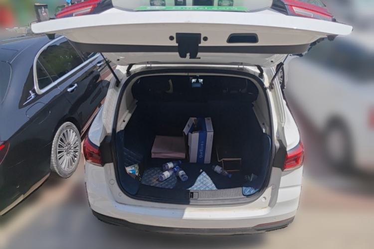 Used Roewe RX3 2021 PRO 1.6L Manual Flagship Model Trunk
