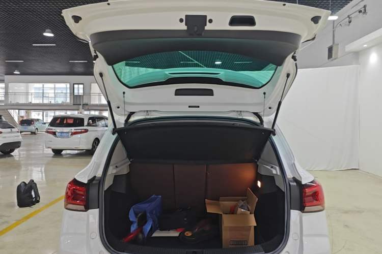 Used Roewe RX3 2021 PRO 1.6L CVT Elite Model Trunk