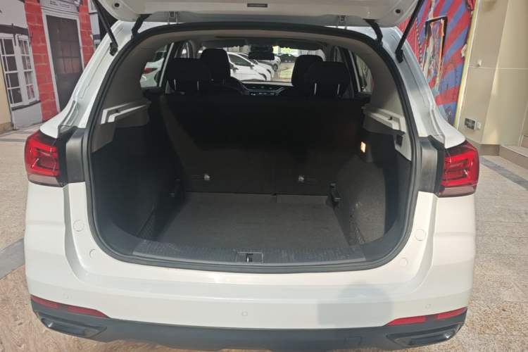 Used Roewe RX3 2021 PRO 1.6L CVT Elite Model Trunk