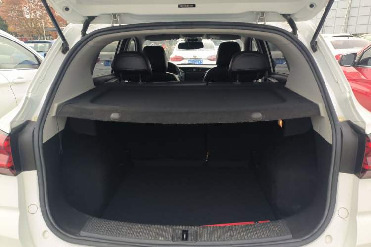 Used Roewe RX3 2021 PRO 1.6L Manual Flagship Model Trunk