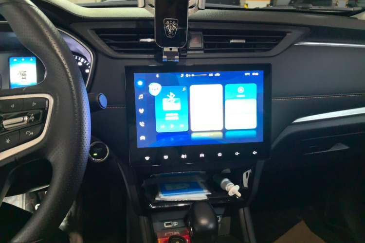 Used Roewe RX3 2021 PRO 1.6L CVT Elite Model Audio And AC Panel