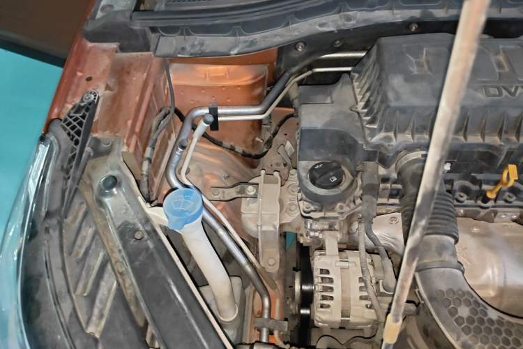 Used Roewe RX3 2021 PRO 1.6L CVT Elite Model Engine Bay Right