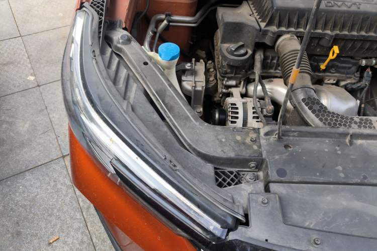 Used Roewe RX3 2021 PRO 1.6L CVT Elite Model Engine Bay Right