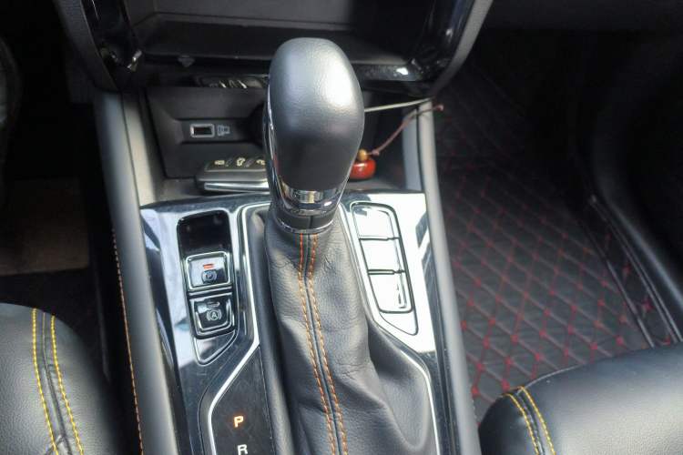 Used Roewe RX3 2021 PRO 1.6L CVT Elite Model Gear Lever