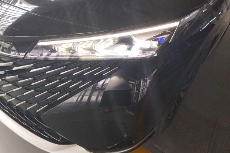 Used Roewe RX5 2023 1.5T Luxury Sliding-Screen Version Left Front Headlight