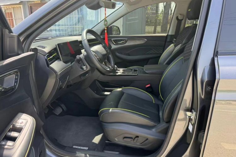 Used Roewe RX5 2023 PLUS 330TGI Automatic Trendsetting Smart Edition Interior 2