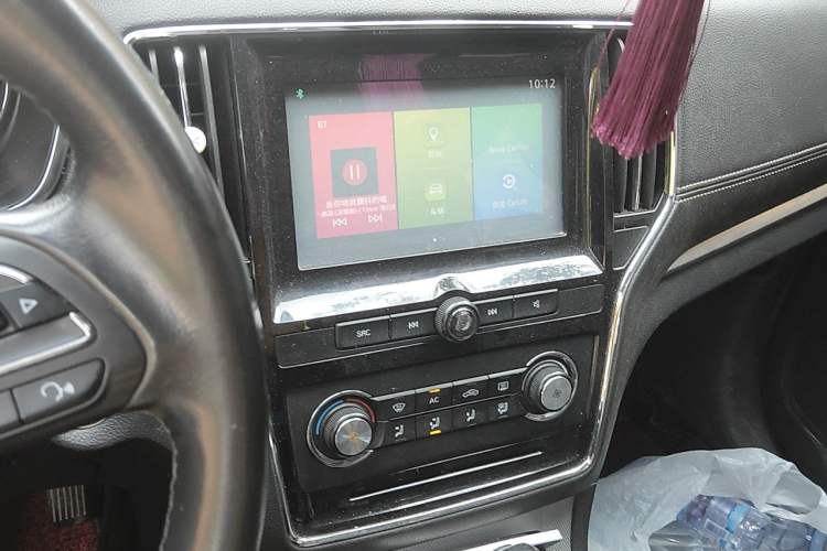 Used Roewe RX5 2016 20T Two-Wheel Drive Automatic Flagship Edition Audio And AC Panel