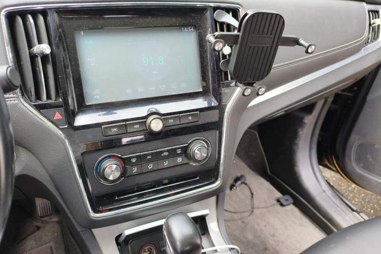 Used Roewe RX5 2016 20T Two-Wheel Drive Automatic Flagship Edition Audio And AC Panel