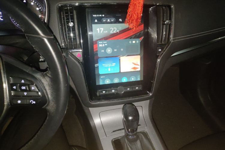 Used Roewe RX5 2016 20T Two-Wheel Drive Automatic Internet Smart Edition Audio And AC Panel