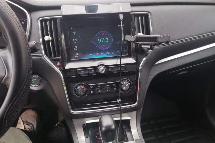 Used Roewe RX5 2016 20T Two-Wheel Drive Automatic Flagship Edition Audio And AC Panel