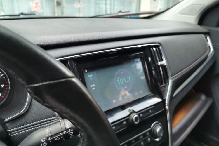 Used Roewe RX5 2016 20T Two-Wheel Drive Manual Flagship Edition Audio And AC Panel