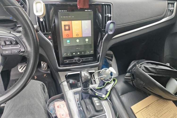 Used Roewe RX5 2016 30T Two-Wheel Drive Automatic Internet Smart Edition Audio And AC Panel