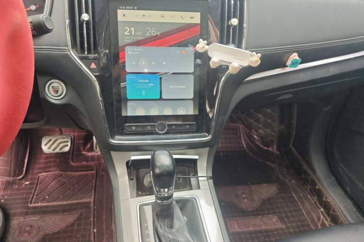 Used Roewe RX5 2016 20T Two-Wheel Drive Automatic Internet Smart Edition Audio And AC Panel