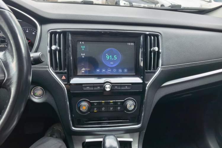 Used Roewe RX5 2016 20T Two-Wheel Drive Automatic Flagship Edition Audio And AC Panel