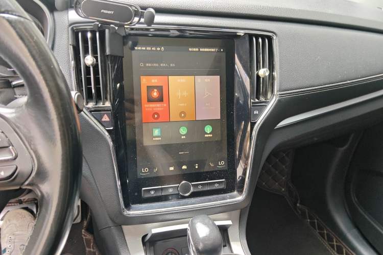 Used Roewe RX5 2016 20T Two-Wheel Drive Automatic Internet Smart Edition Audio And AC Panel