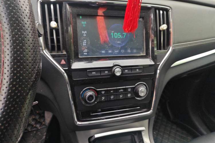 Used Roewe RX5 2016 20T Two-Wheel Drive Manual Flagship Edition Audio And AC Panel