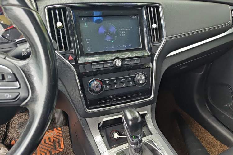Used Roewe RX5 2016 20T Two-Wheel Drive Automatic Flagship Edition Audio And AC Panel