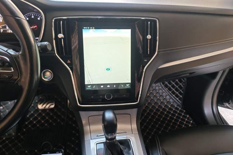 Used Roewe RX5 2016 20T Two-Wheel Drive Automatic Internet Smart Edition Audio And AC Panel