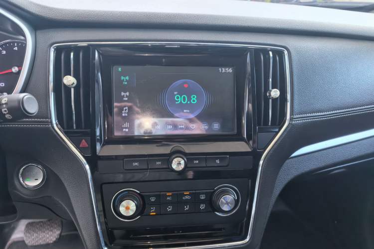 Used Roewe RX5 2016 20T Two-Wheel Drive Automatic Flagship Edition Audio And AC Panel