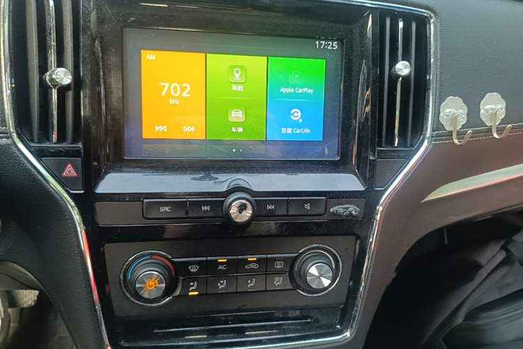 Used Roewe RX5 2016 20T Two-Wheel Drive Automatic Flagship Edition Audio And AC Panel