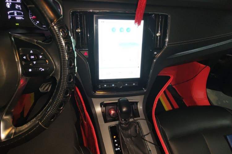 Used Roewe RX5 2016 20T Two-Wheel Drive Automatic Internet Smart Edition Audio And AC Panel