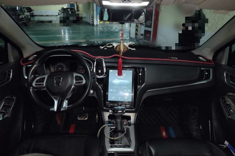 Used Roewe RX5 2016 20T Two-Wheel Drive Automatic Internet Smart Edition Center Console