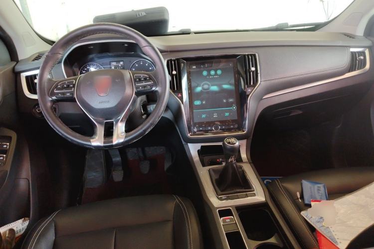 Used Roewe RX5 2016 20T Two-Wheel Drive Manual Transmission Internet Smart Edition Center Console