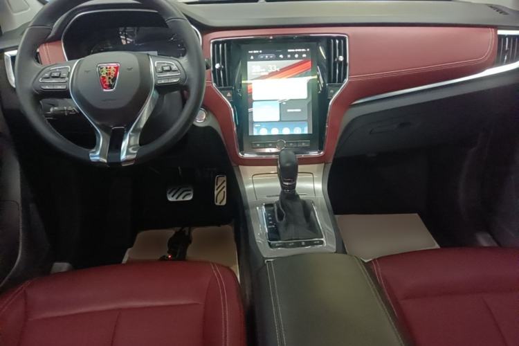 Used Roewe RX5 2016 30T Four-Wheel Drive Automatic Internet Smart Luxury Edition Center Console
