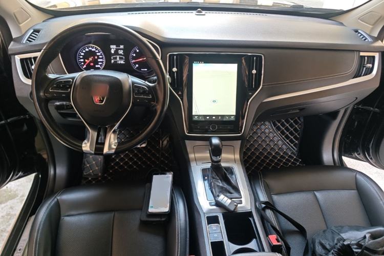 Used Roewe RX5 2016 20T Two-Wheel Drive Automatic Internet Smart Edition Center Console