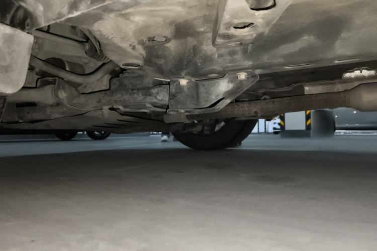 Used Roewe RX5 2016 20T Two-Wheel Drive Manual Transmission Internet Smart Edition Chassis Front
