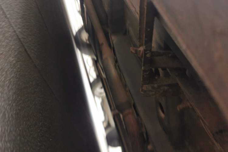 Used Roewe RX5 2016 20T Two-Wheel Drive Manual Flagship Edition Chassis Front Right