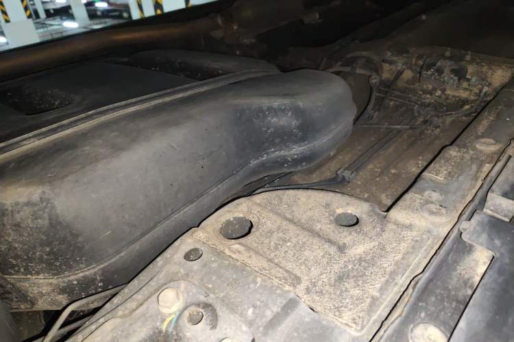 Used Roewe RX5 2016 20T Two-Wheel Drive Automatic Internet Smart Edition Chassis Rear Left
