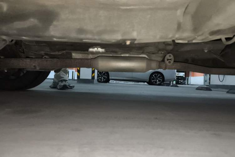 Used Roewe RX5 2016 20T Two-Wheel Drive Manual Transmission Internet Smart Edition Chassis Rear Right