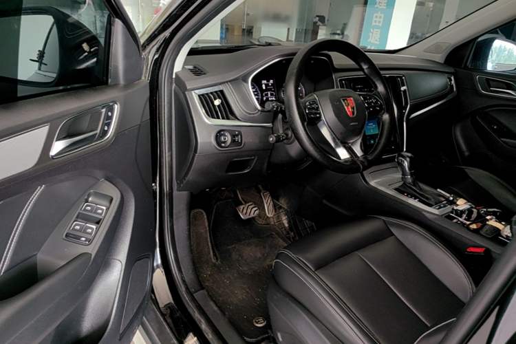 Used Roewe RX5 2016 20T Two-Wheel Drive Automatic Internet Smart Edition Driver Seat