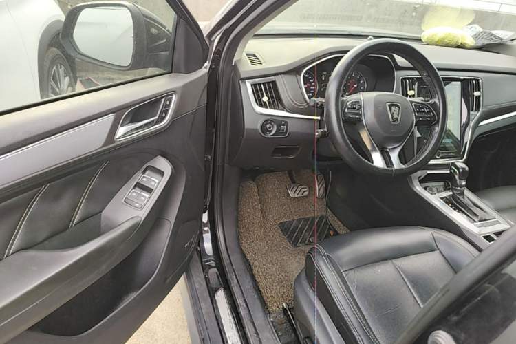 Used Roewe RX5 2016 20T Two-Wheel Drive Automatic Internet Smart Edition Driver Seat