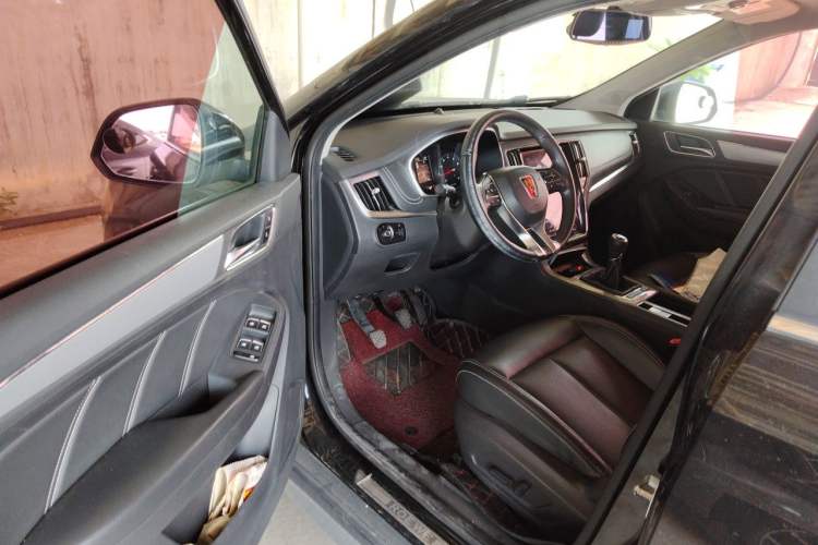Used Roewe RX5 2016 20T Two-Wheel Drive Manual Transmission Internet Smart Edition Driver Seat