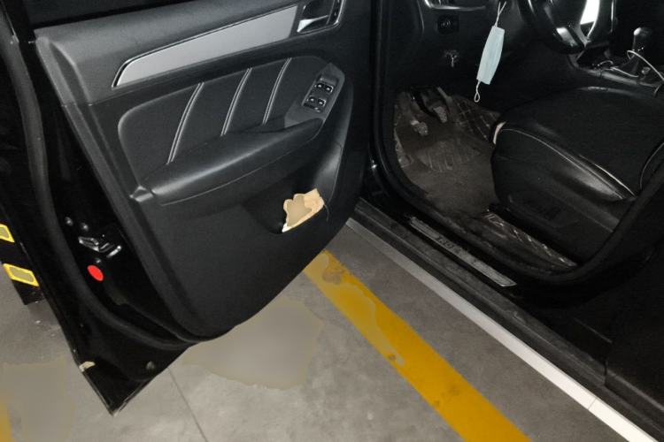 Used Roewe RX5 2016 20T Two-Wheel Drive Manual Transmission Internet Smart Edition Driver Seat