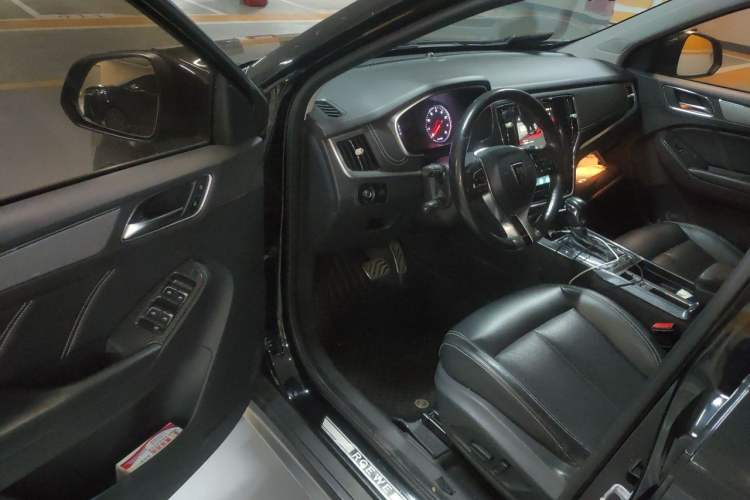 Used Roewe RX5 2016 20T Two-Wheel Drive Automatic Internet Smart Edition Driver Seat