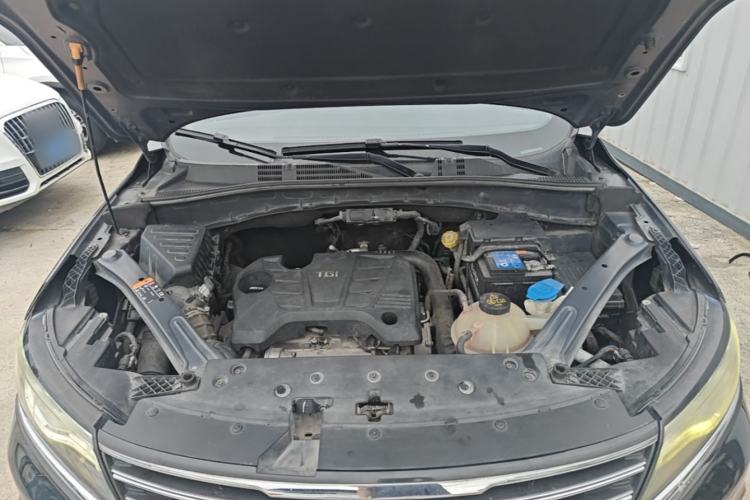 Used Roewe RX5 2016 20T Two-Wheel Drive Automatic Flagship Edition Engine Bay