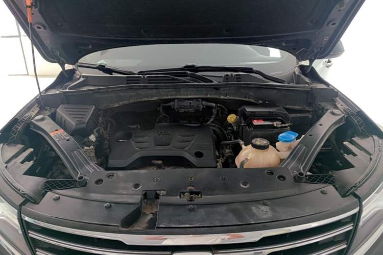Used Roewe RX5 2016 20T Two-Wheel Drive Automatic Internet Smart Edition Engine Bay