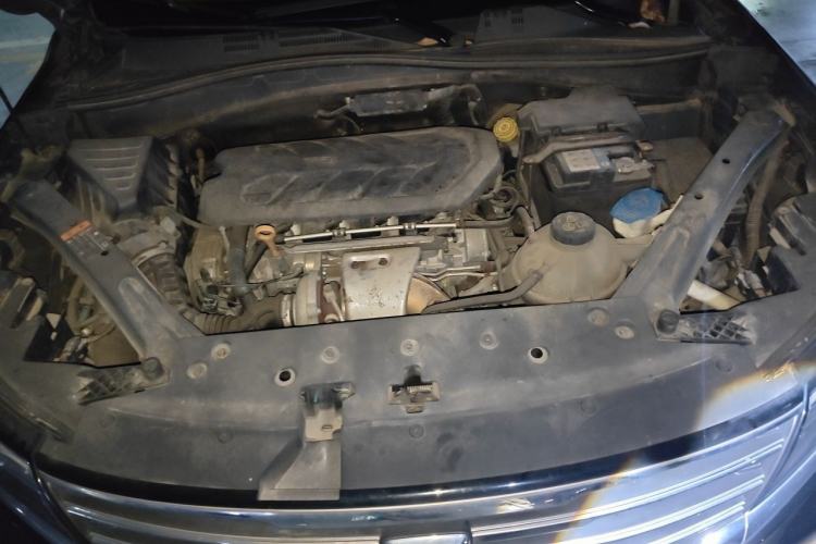 Used Roewe RX5 2016 30T Two-Wheel Drive Automatic Internet Smart Edition Engine Bay