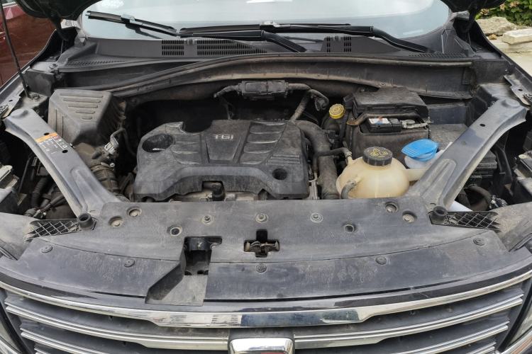 Used Roewe RX5 2016 20T Two-Wheel Drive Automatic Flagship Edition Engine Bay