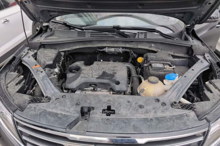 Used Roewe RX5 2016 20T Two-Wheel Drive Automatic Flagship Edition Engine Bay