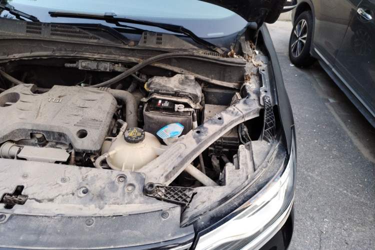 Used Roewe RX5 2016 20T Two-Wheel Drive Automatic Internet Smart Edition Engine Bay Left