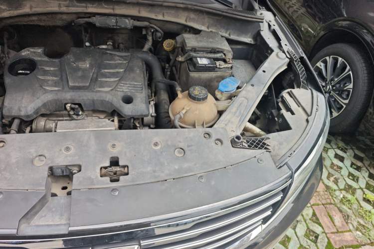 Used Roewe RX5 2016 20T Two-Wheel Drive Automatic Internet Smart Edition Engine Bay Left